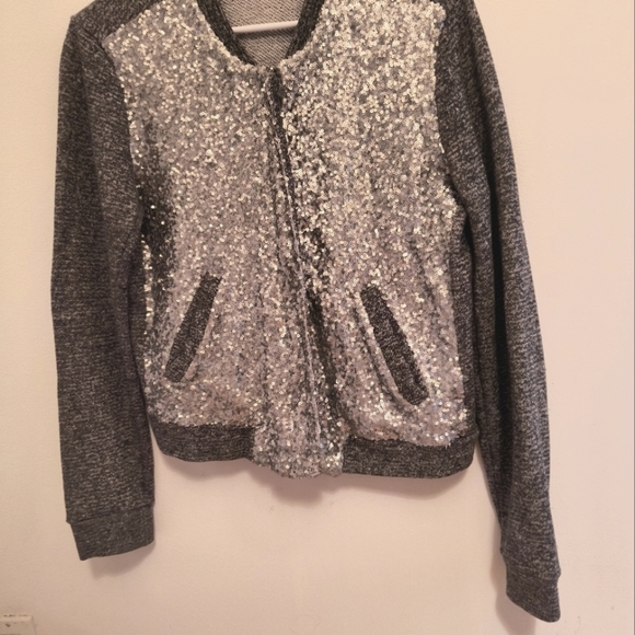 Women's shiny grey vests! Size small. - Picture 4 of 5